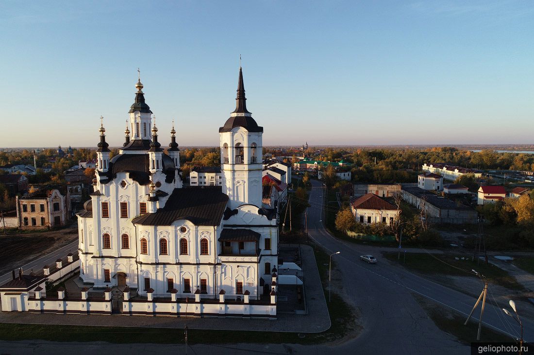 Храм Воскресения Христова в Тобольске фото