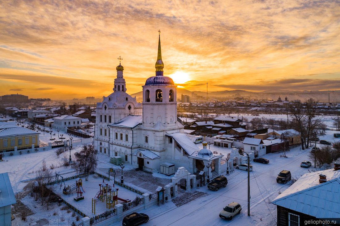 Свято-Одигитриевский собор в Улан-Удэ на закате фото