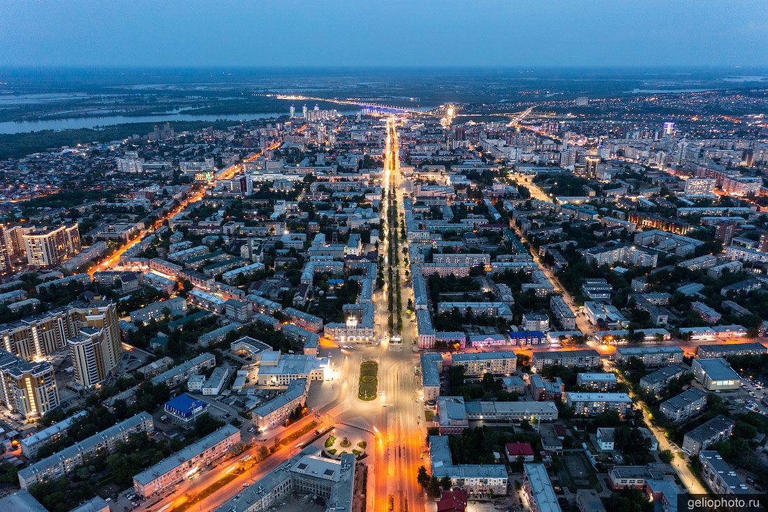 Проспект Ленина в Барнауле вечером фото