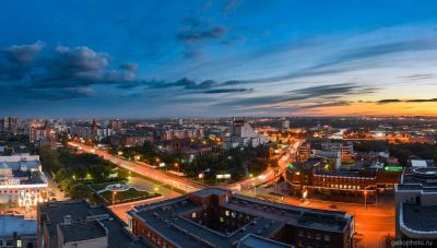 Вечерний центр Омска на закате фото