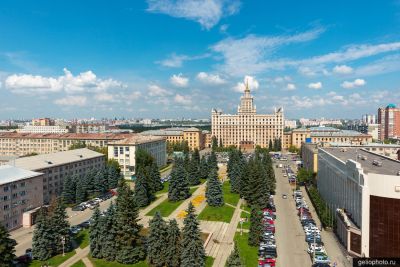 ЮУрГУ и сквер Студенческих отрядов в Челябинске фото