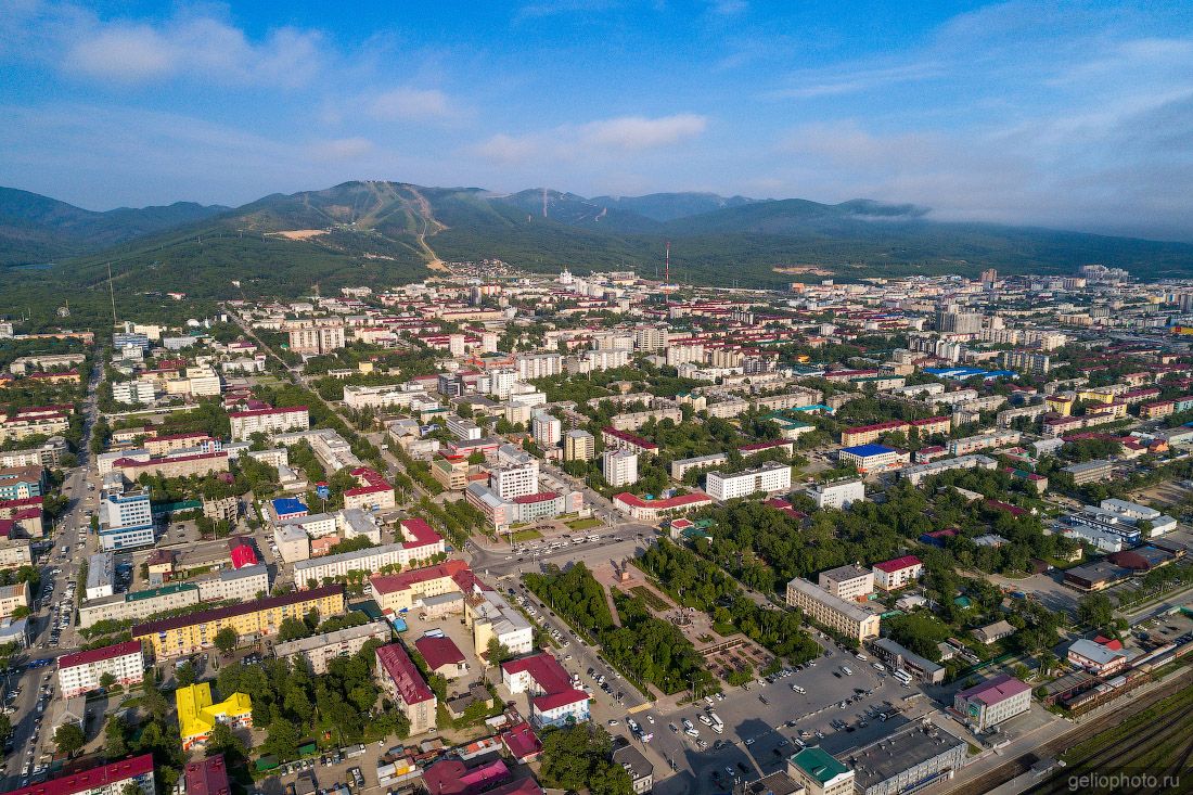 Летний Южно-Сахалинск с высоты фото