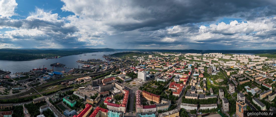 Панорама центра Мурманска с высоты фото