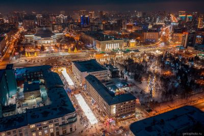 Новогодняя улица Ленина в Новосибирске с высоты фото