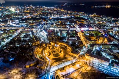 Площадь Ленина в Петрозаводске с высоты ночью фото