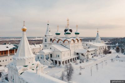 Вознесенский Печёрский монастырь в Нижнем Новгороде фото