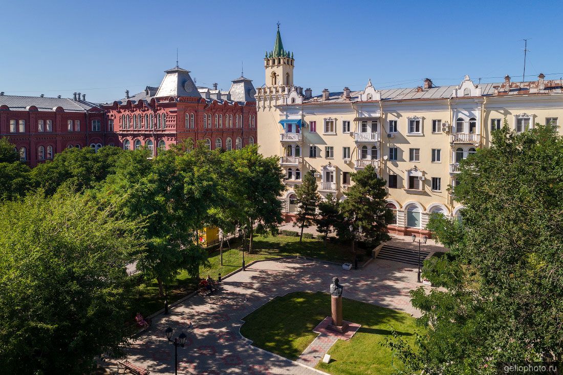 Сквер Пушкина в Астрахани фото