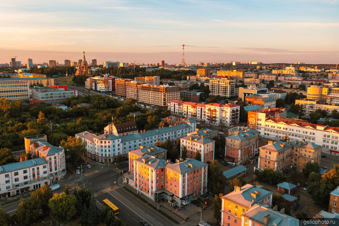 Красная улица в Ижевске фото