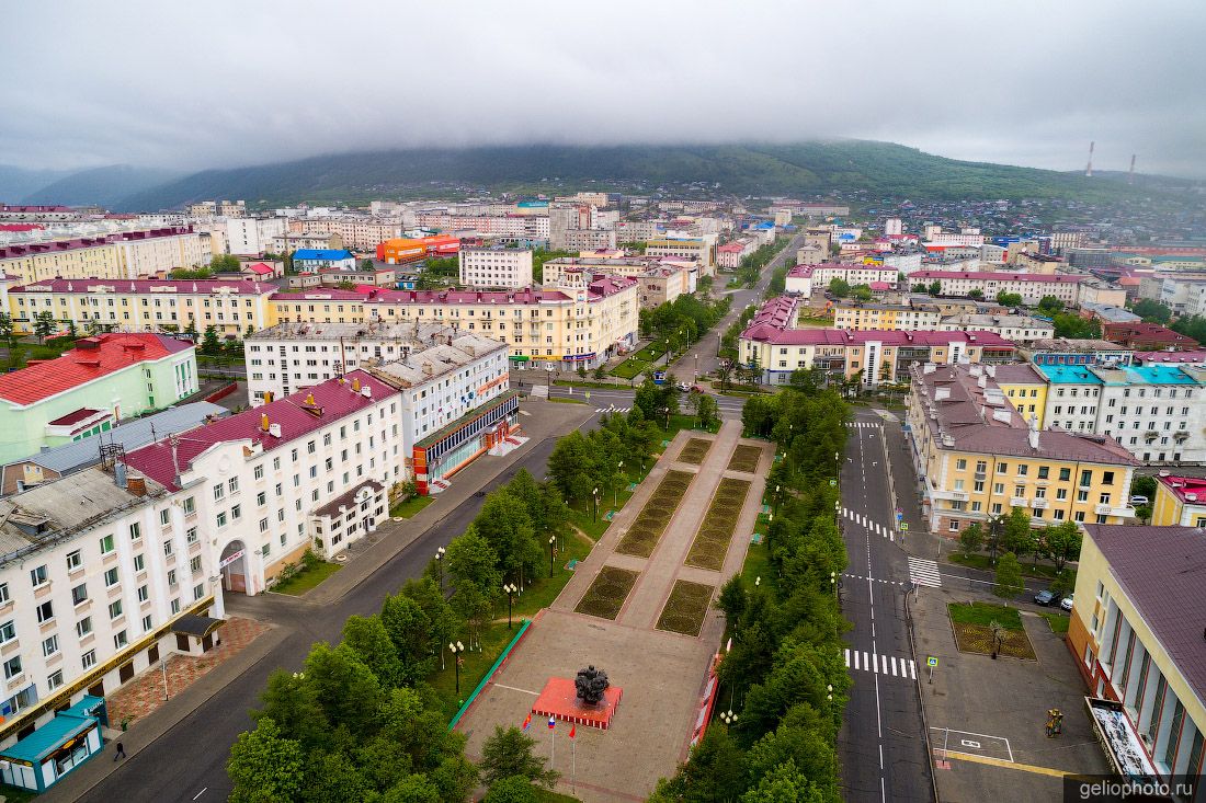 Аллея памяти в Магадане с высоты фото