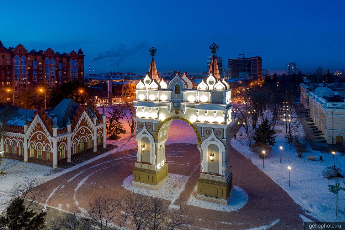 Триумфальная арка в Благовещенске фото