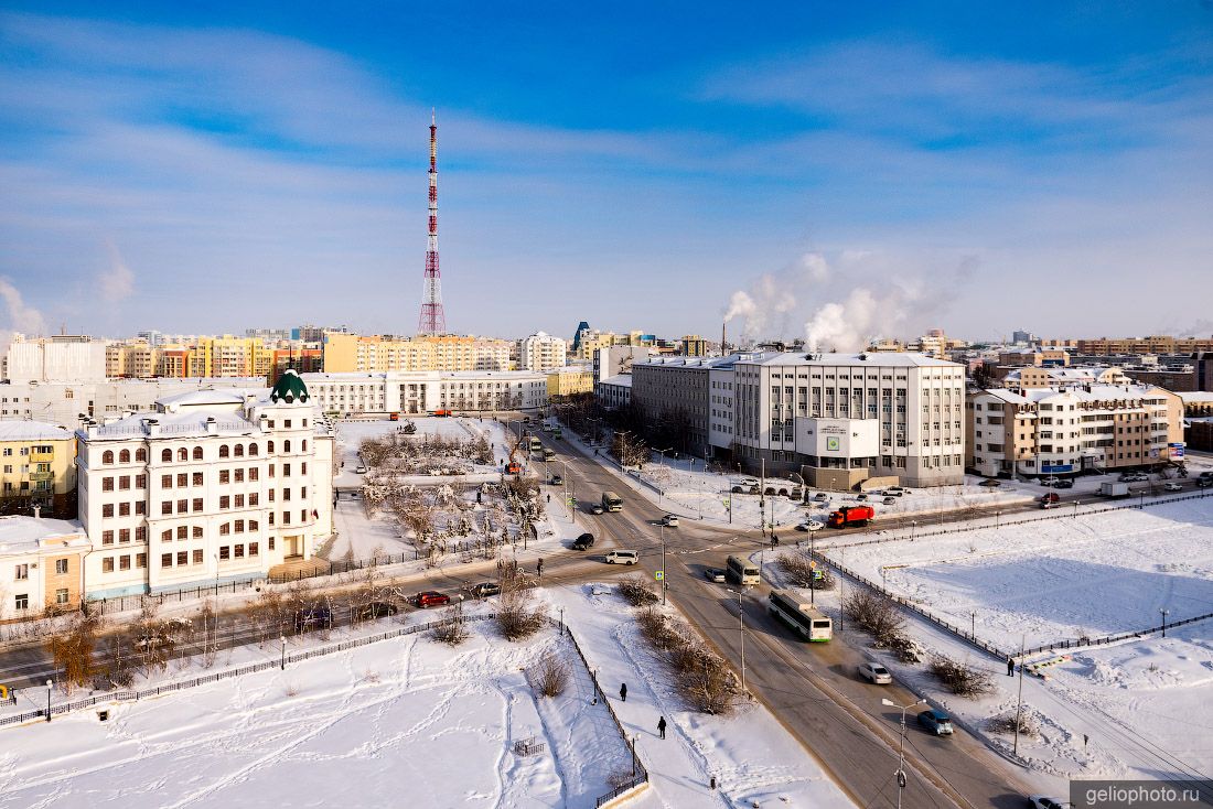Перекресток проспекта Ленина и улицы Кулаковского в Якутске фото