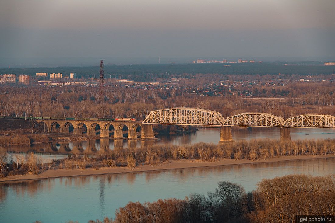 ЖД мост Комсомольский в Новосибирске фото