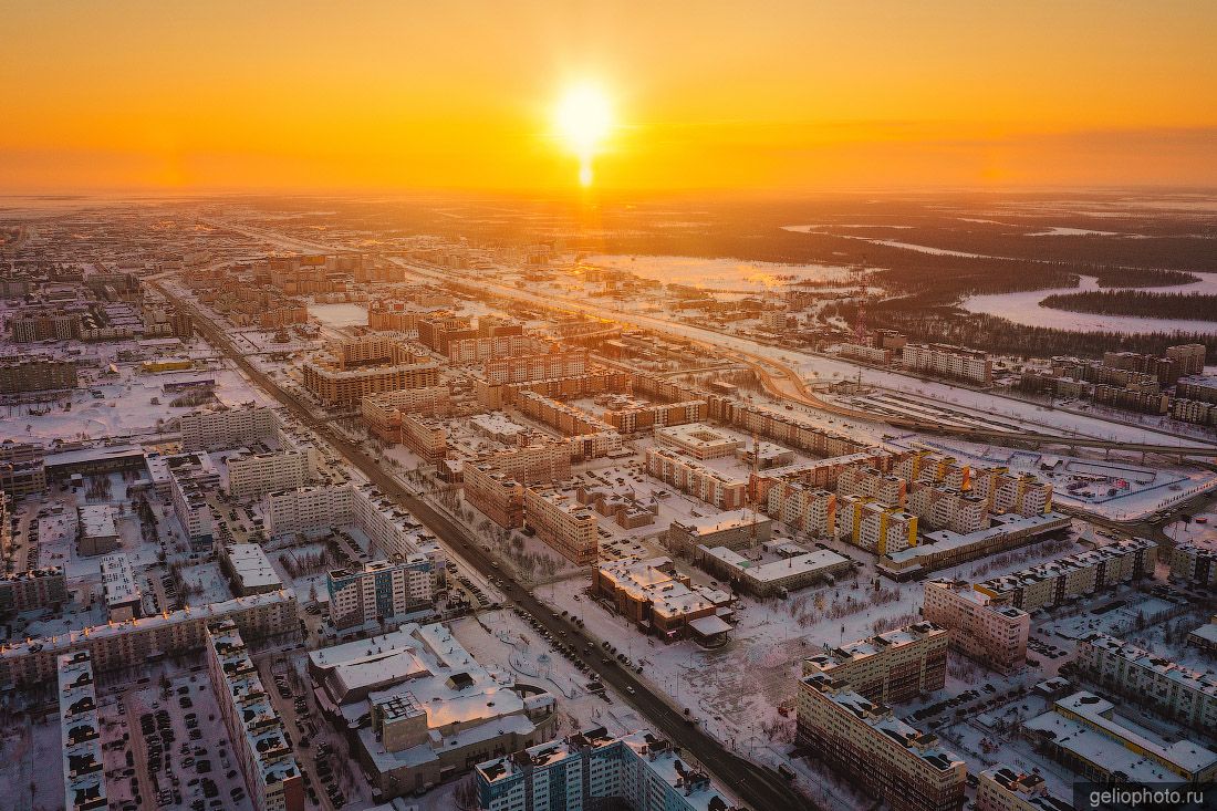 Ленинградский проспект в Новом Уренгое с высоты фото