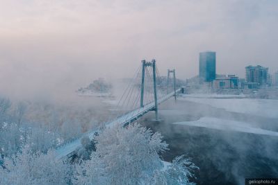 Виноградовский мост в Красноярске зимой фото