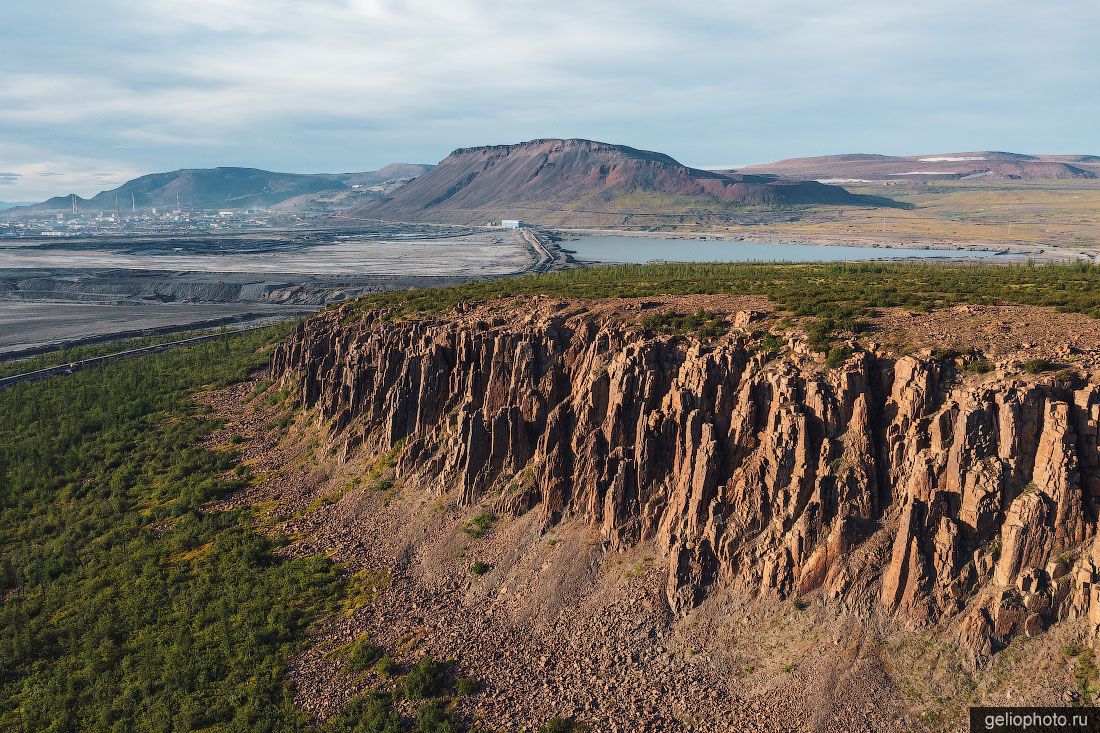 Зуб-гора в Норильске фото