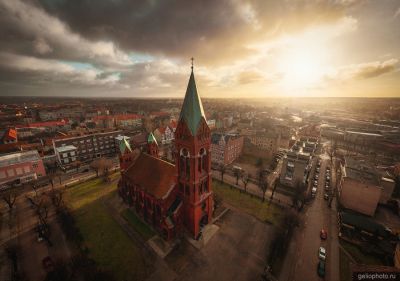 Собор Архангела Михаила в Черняховске с высоты фото