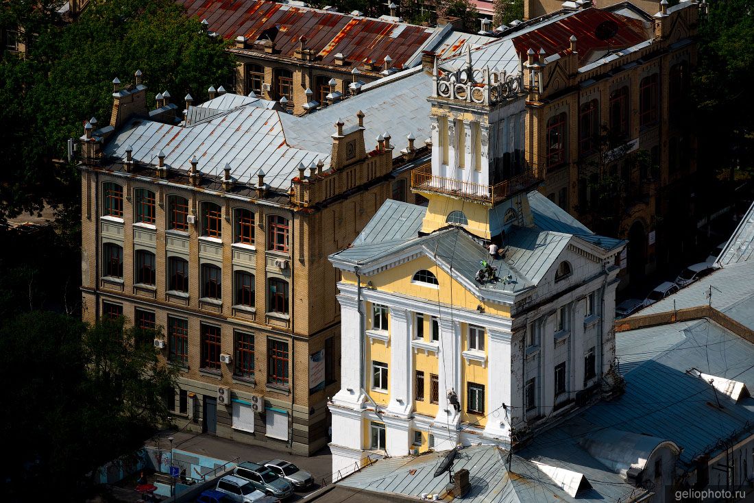 Дума Владивостока на улице Суханова фото