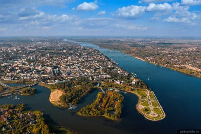 Парк Стрелка в Ярославле с высоты фото